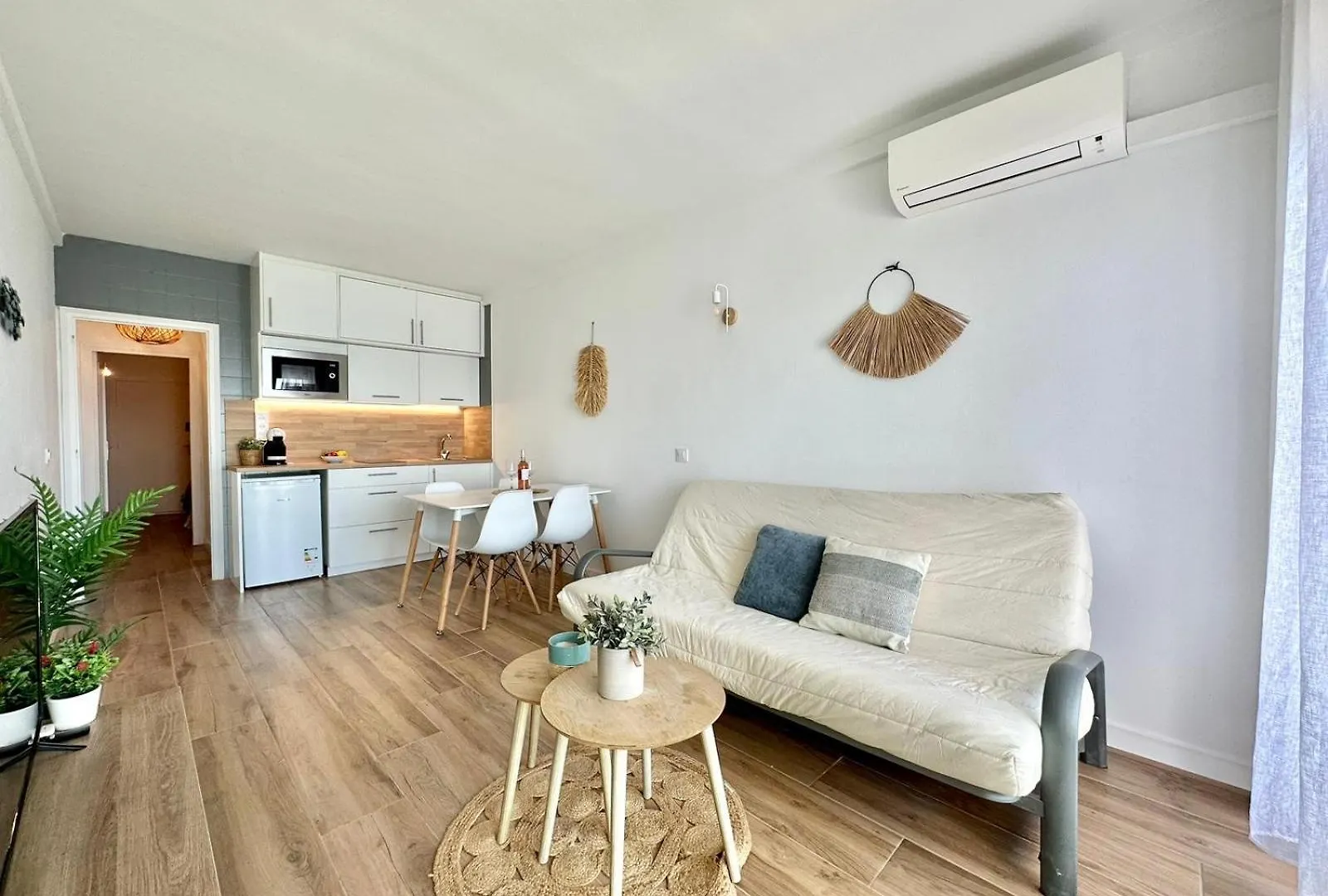 Ferienwohnung Meda Chica Roses 0*,